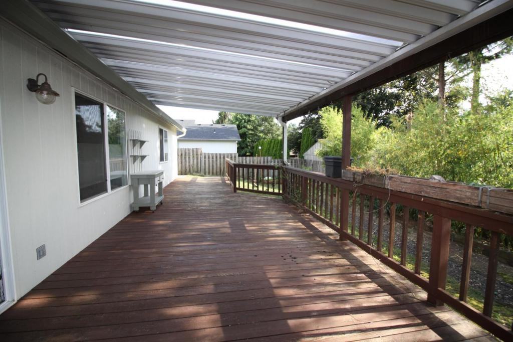 214 Ne 170th Ave - Photo 3 of 32