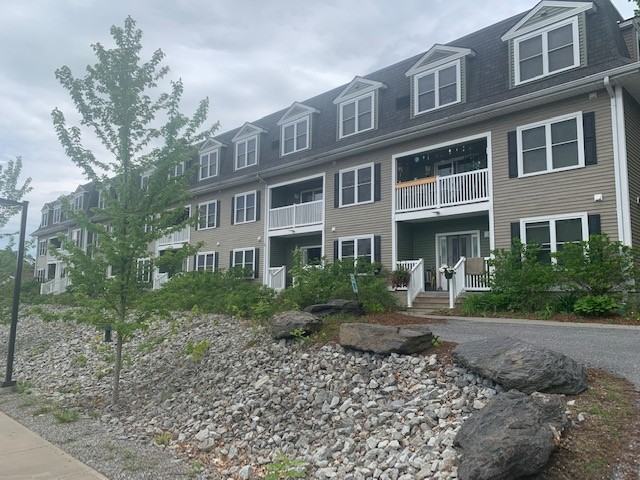 62 Lincoln St - Photo 2 of 13