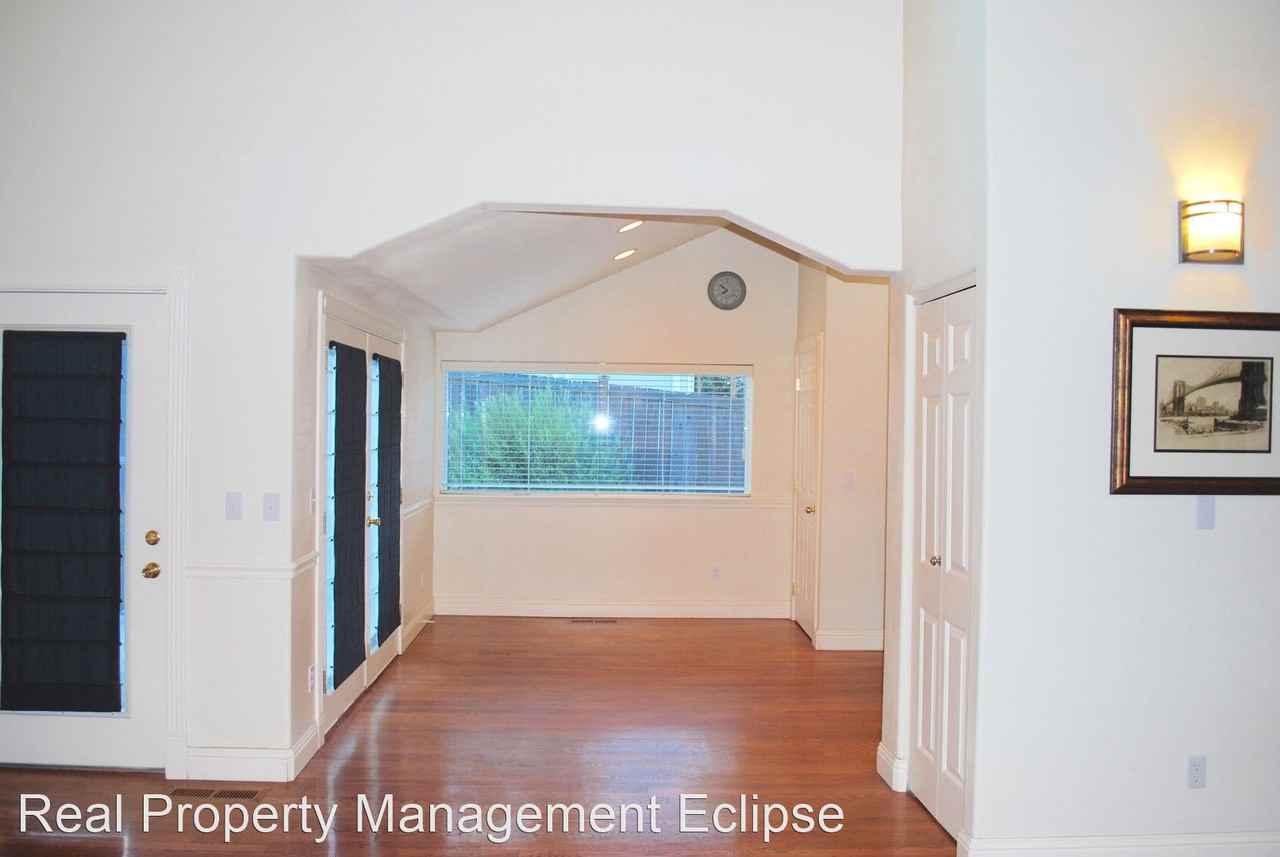 19525 61st Ave Ne - Photo 2 of 20