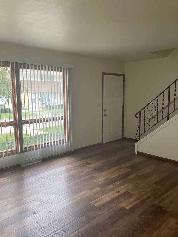 215 River Lane - Photo 2 of 13