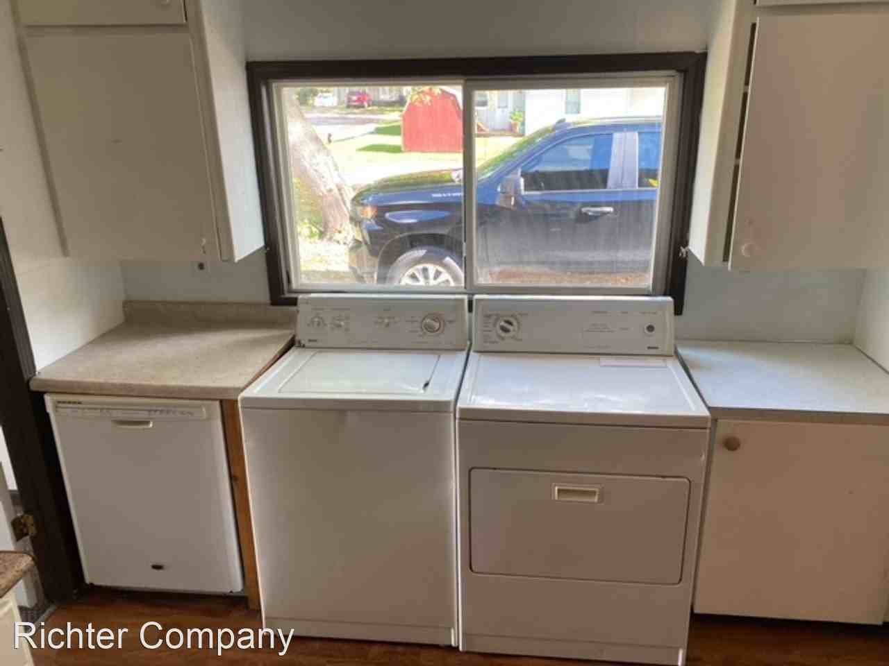 60 N Main NE - Photo 3 of 9