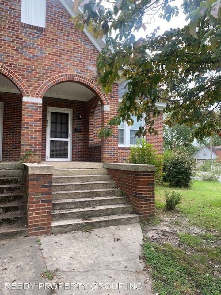 271 W Georgia Street - Photo 2 of 11