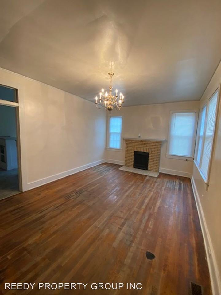 271 W Georgia Street - Photo 3 of 11