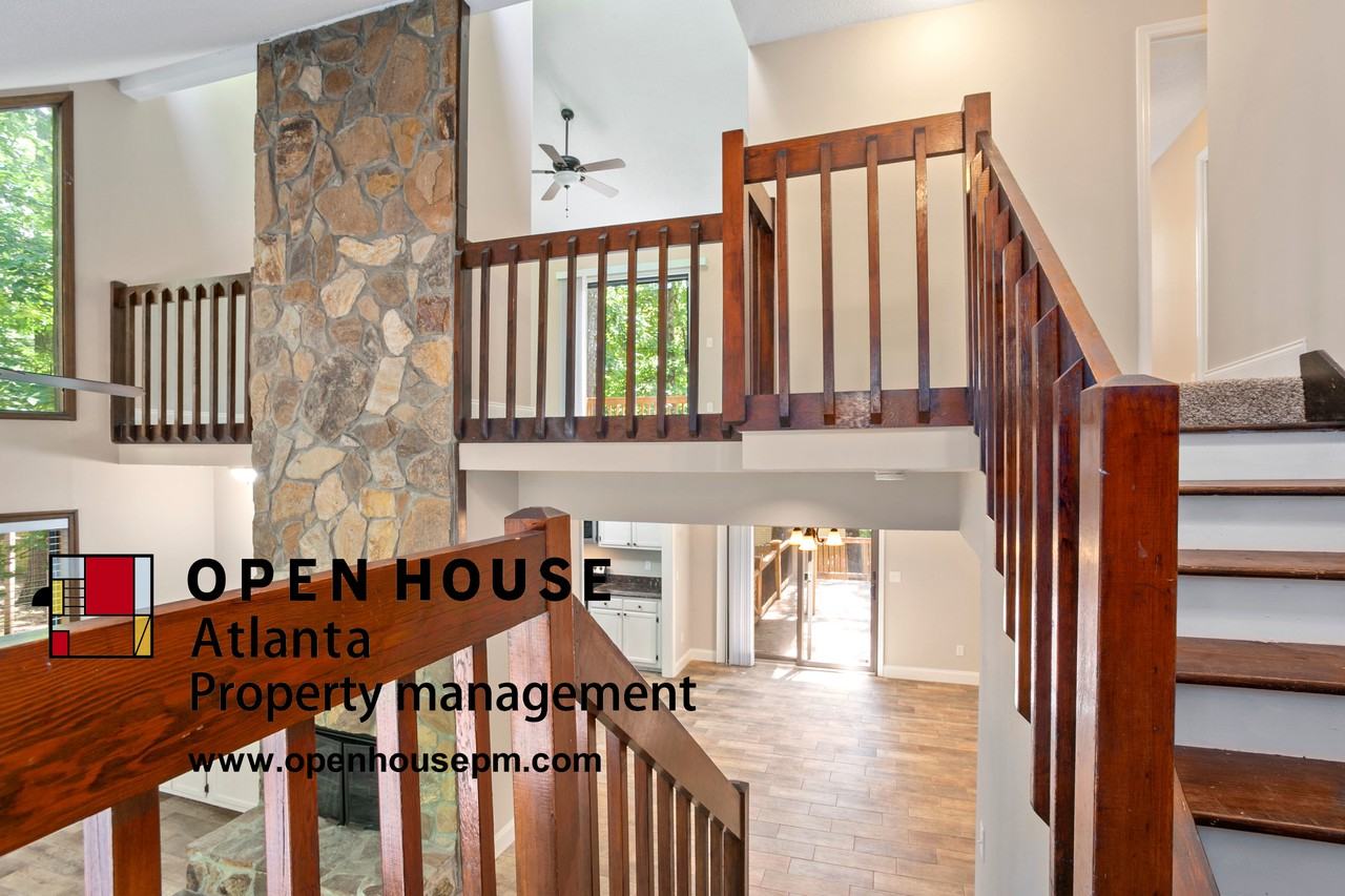 320 Parsons Br - Photo 2 of 14