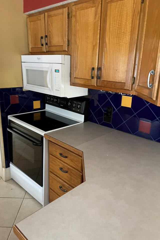 2409 Sw 12th St - Photo 3 of 16