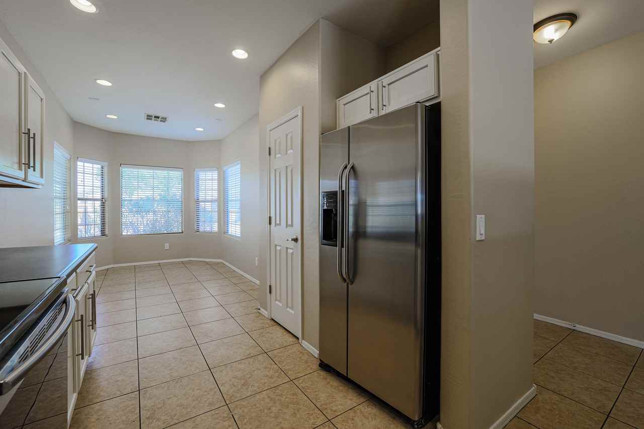 201 W Kona Dr - Photo 7 of 29