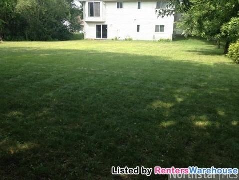 724 Popplewood Ct - Photo 3 of 12