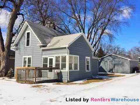 814 Boyd St - Photo 2 of 3