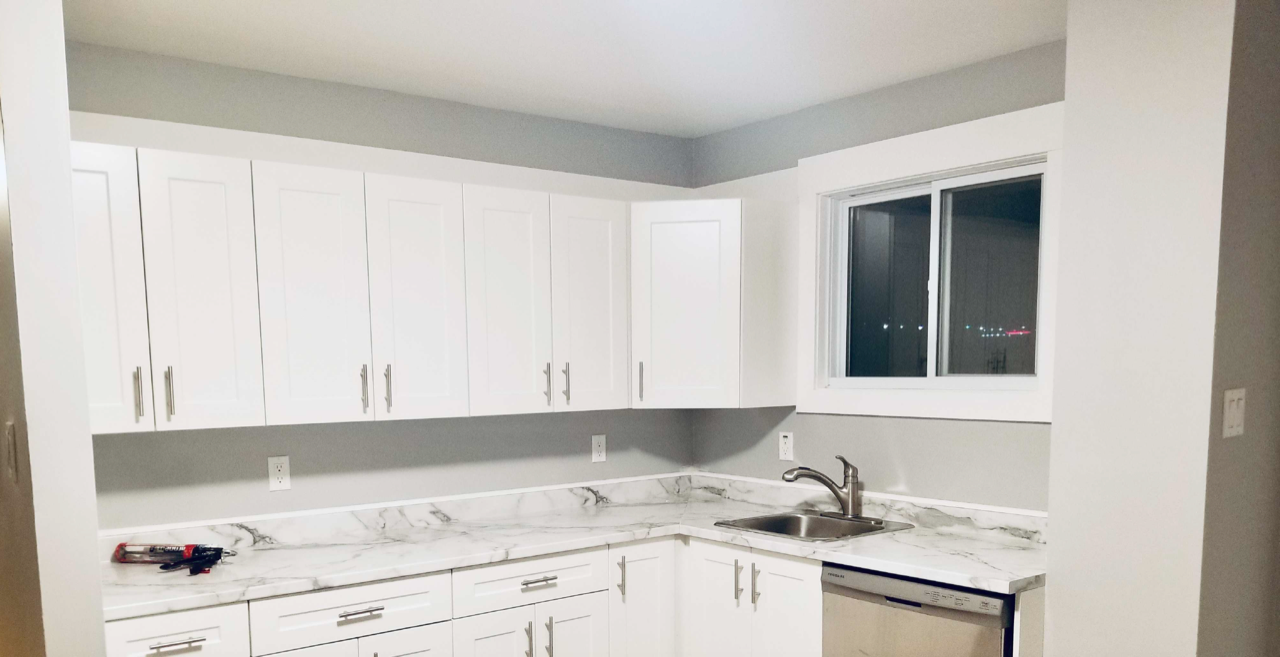 640 Michael Cres #1 - Photo 3 of 9