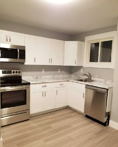 642 Michael Cres #1 - Photo 3 of 13