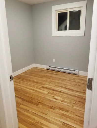 642 Michael Cres #1 - Photo 6 of 13