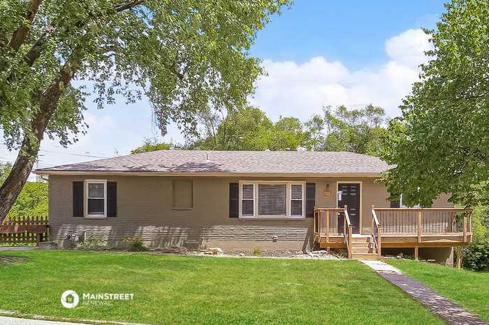 6717 Nw Evelyn St - Photo 2 of 18