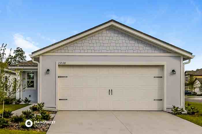 15538 Woodbury Dr - Photo 2 of 36