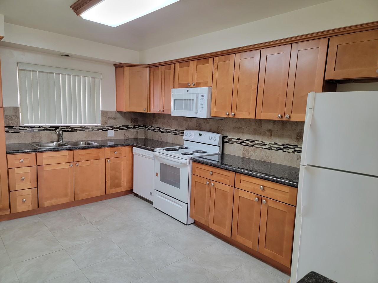 1330 N Ave 55 - Photo 2 of 5