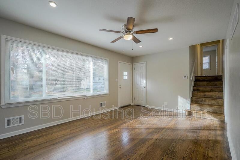 9404 East 80th Terrace - Photo 2 of 10