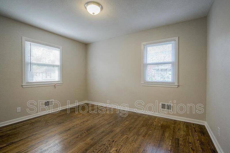 9404 East 80th Terrace - Photo 6 of 10