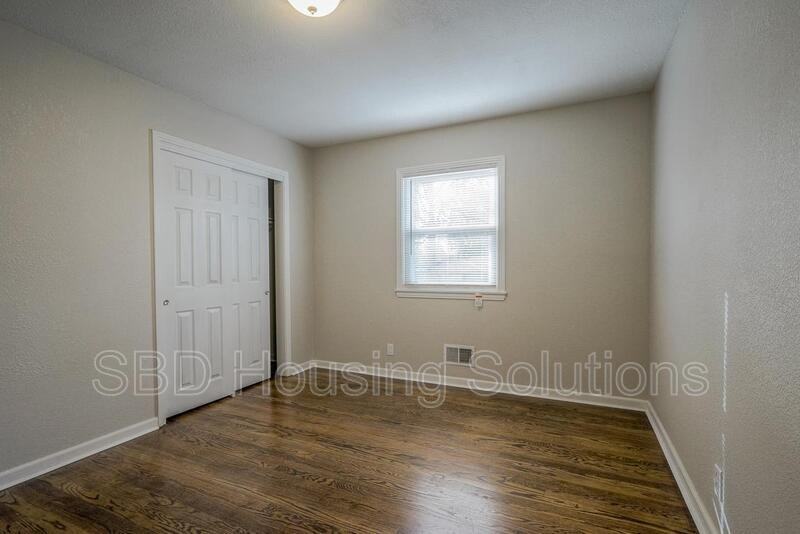 9404 East 80th Terrace - Photo 7 of 10