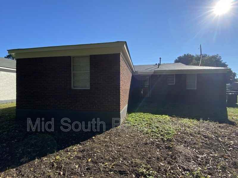 1485 S Cooper St - Photo 3 of 7