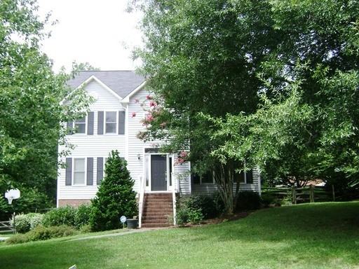 1204 Crabtree Dr - Photo 2 of 8