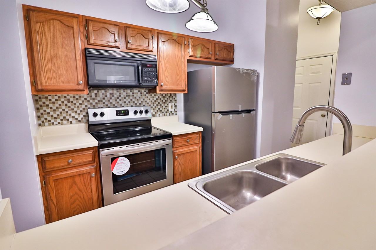 13110 Briarcliff Ter #610 - Photo 3 of 35
