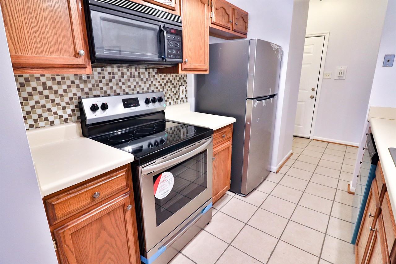 13110 Briarcliff Ter #610 - Photo 5 of 35