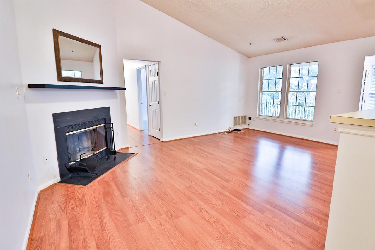 13110 Briarcliff Ter #610 - Photo 3 of 35