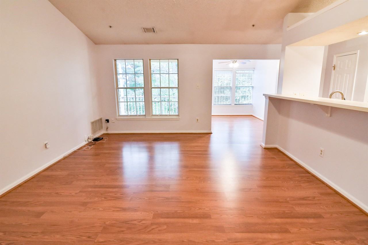 13110 Briarcliff Ter #610 - Photo 4 of 35