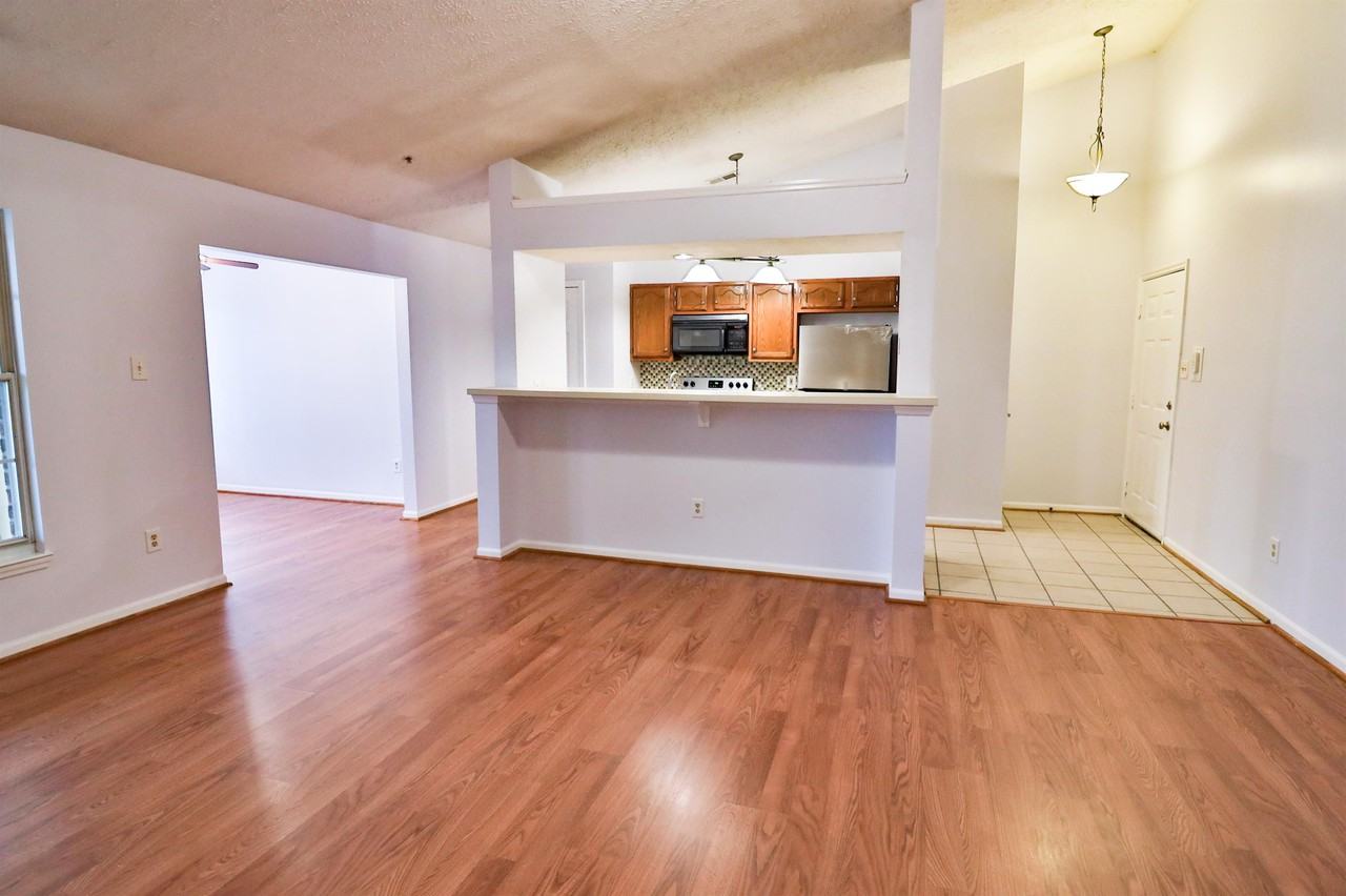 13110 Briarcliff Ter #610 - Photo 5 of 35