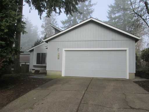 1829 SW Lobelia St - Photo 2 of 16