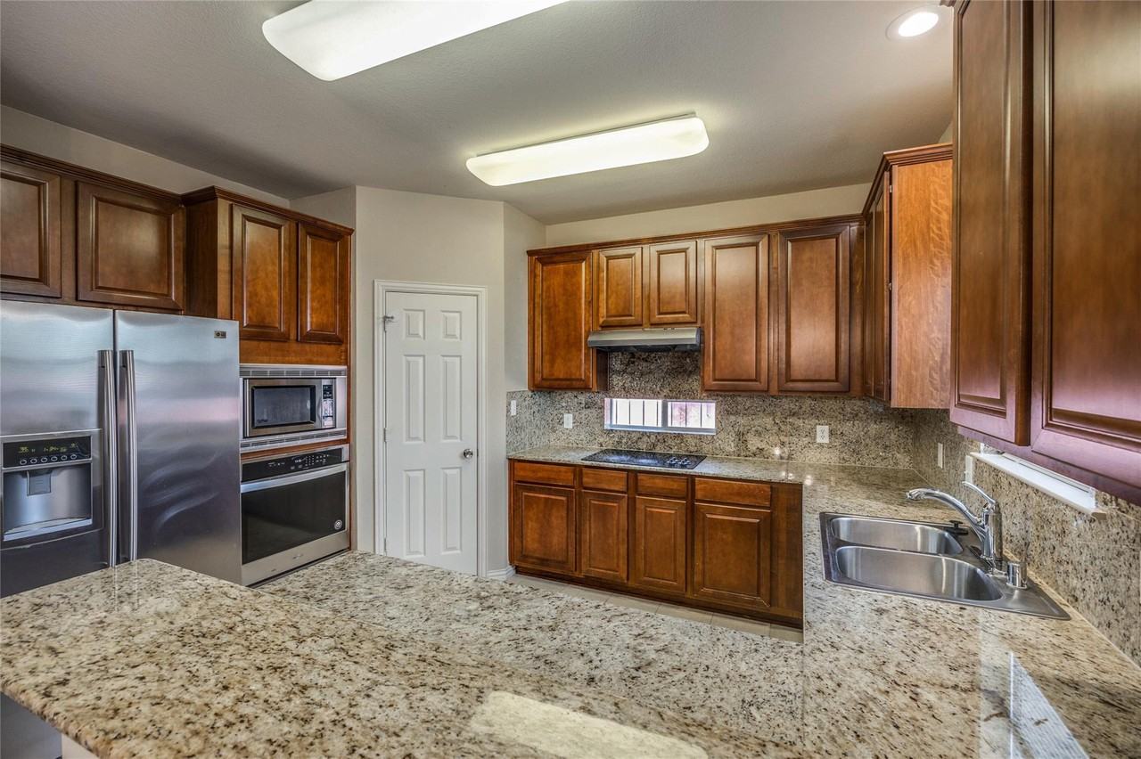 6403 Capulet Pl #1 - Photo 2 of 31
