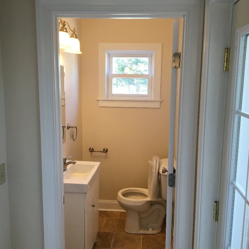 1018 8th St - Photo 3 of 5