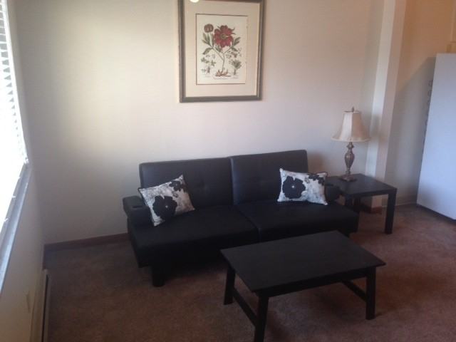 1018 8th St - Photo 4 of 5