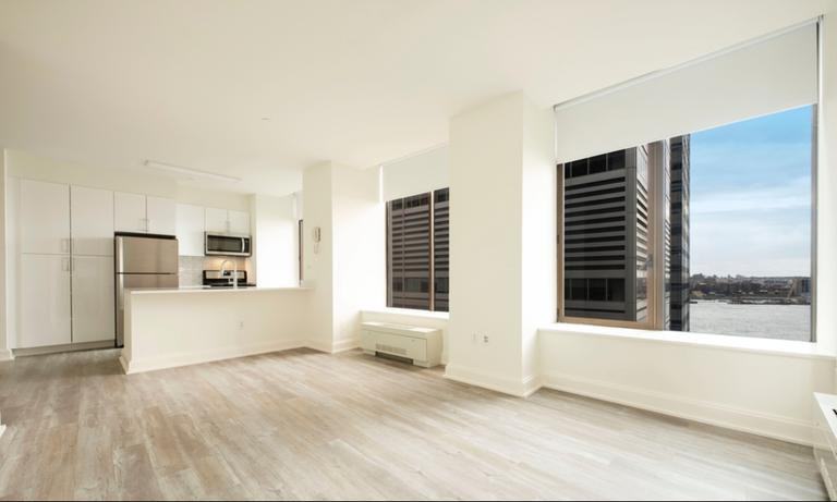 Hanover Sq #21A