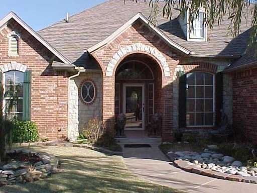 11004 Wineview Dr - Photo 2 of 10