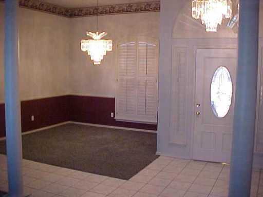 11004 Wineview Dr - Photo 3 of 10