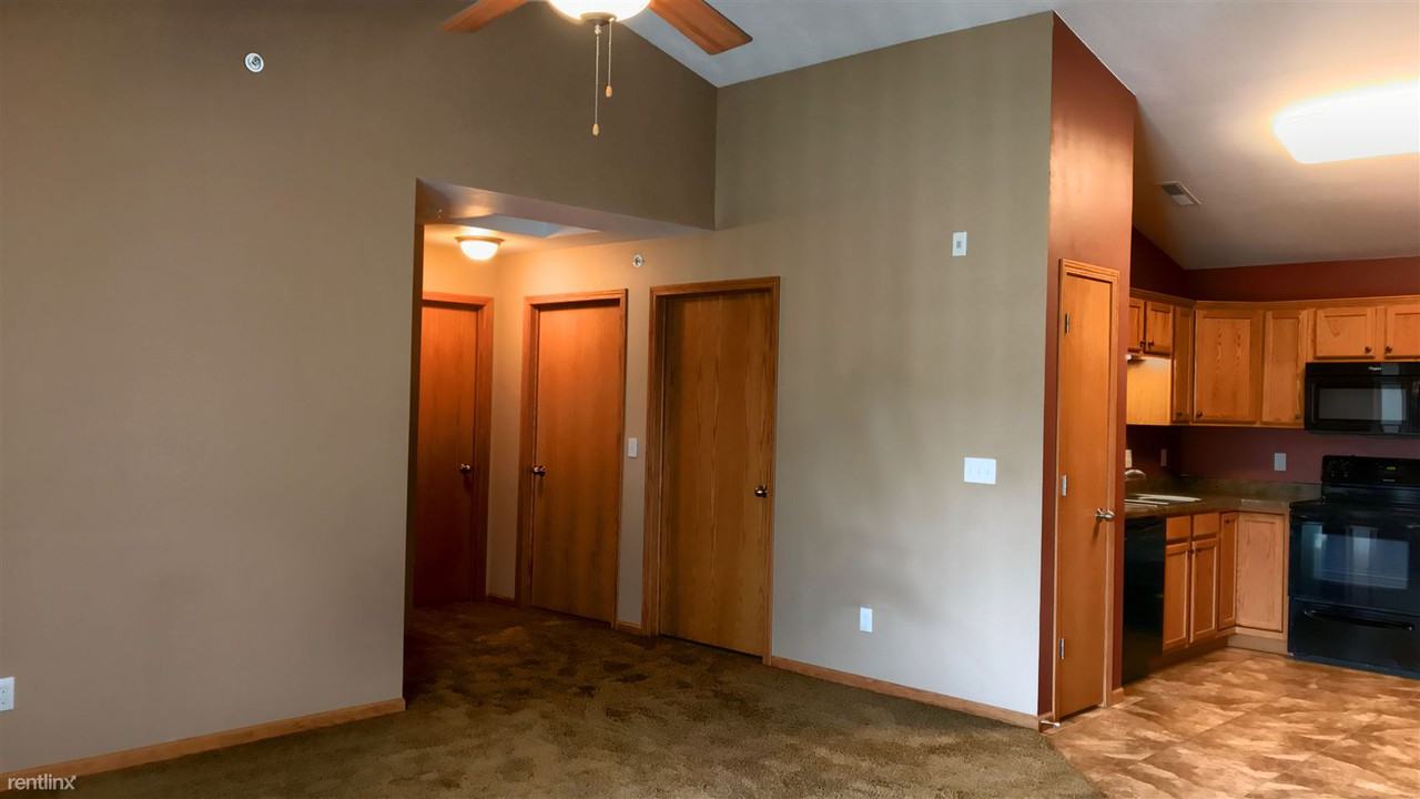 2710 10th St - Photo 2 of 11