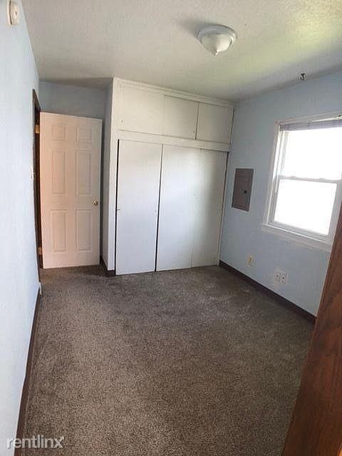 231 W Martin Ln - Photo 3 of 5