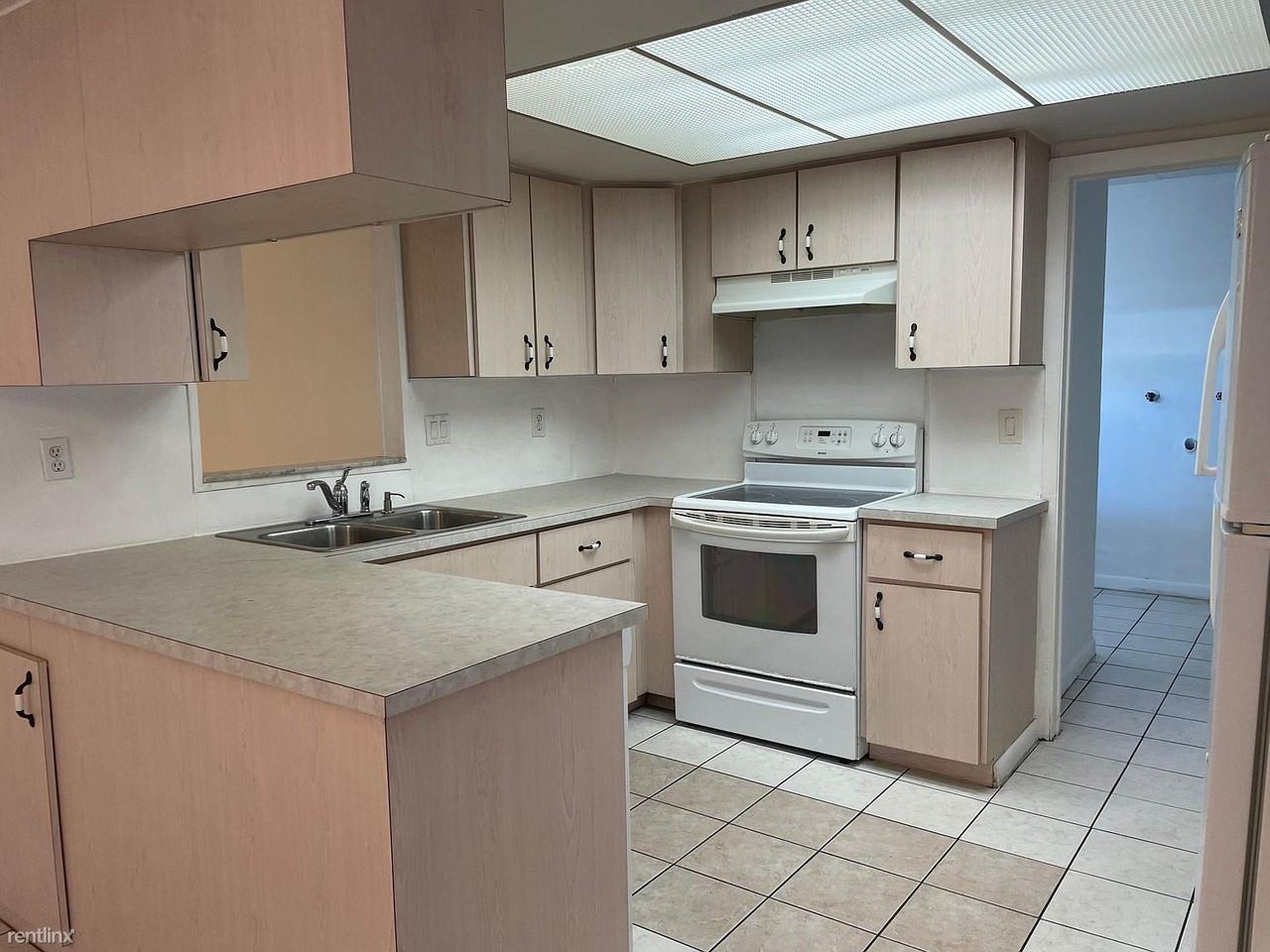218 Olive Ave - Photo 3 of 5