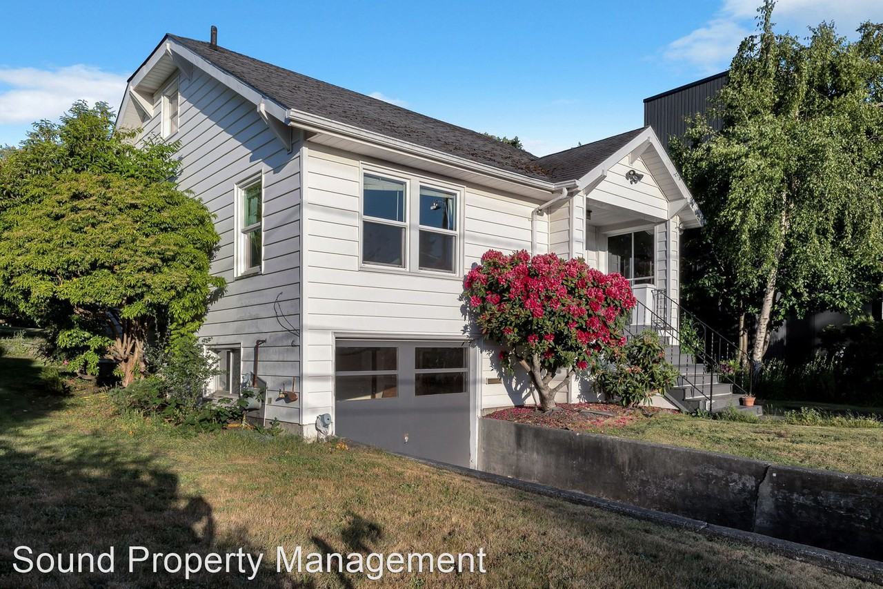 2530 30th Ave W - Photo 2 of 25