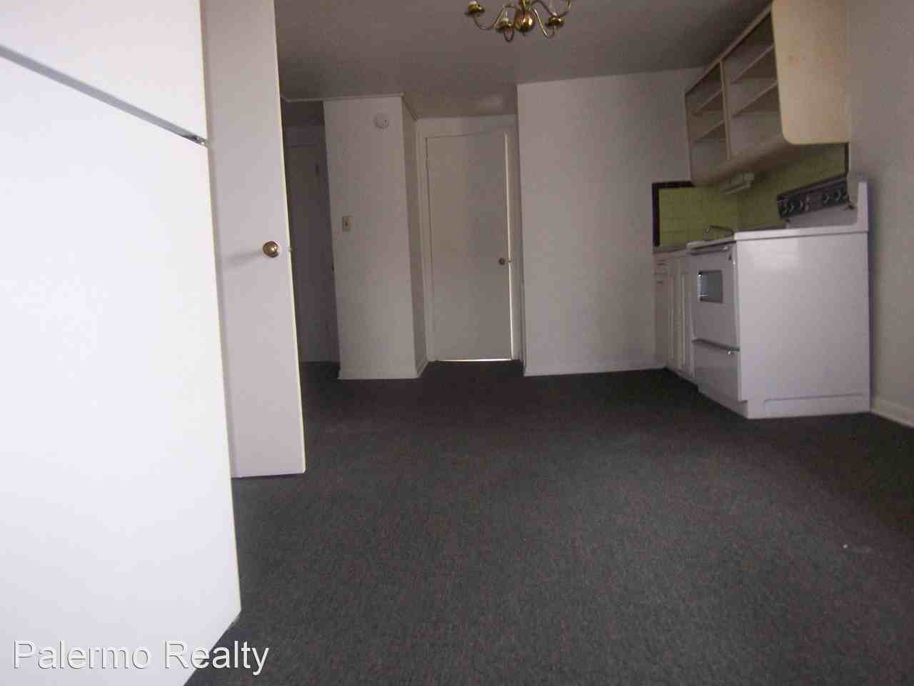 410 W 8TH ST - Photo 2 of 4