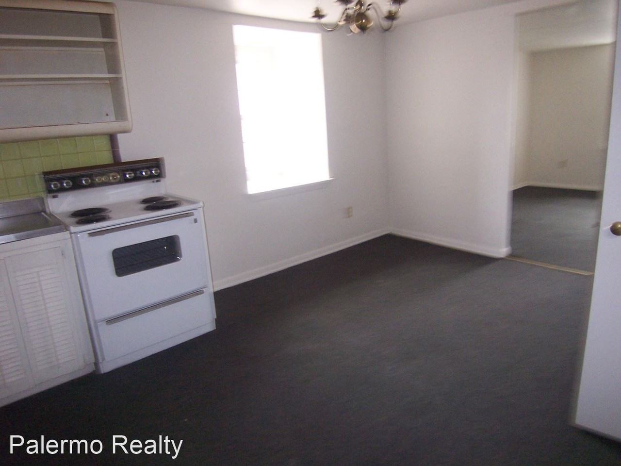 410 W 8TH ST - Photo 3 of 4