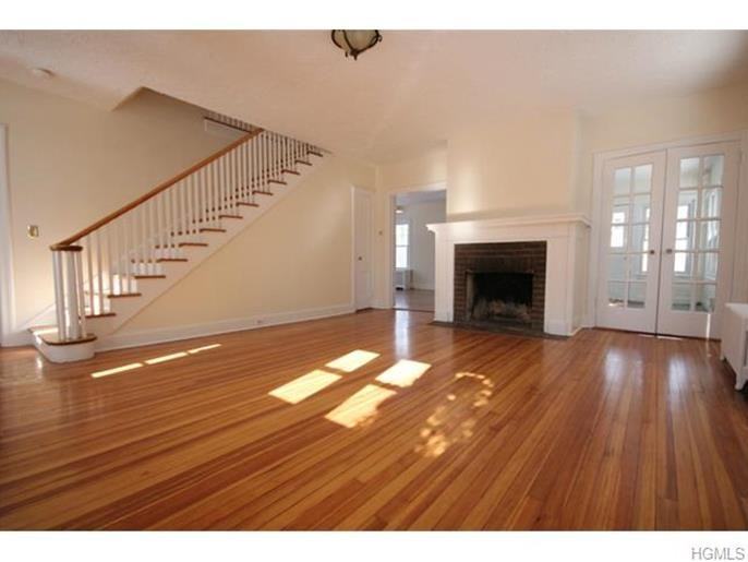 16 Meadow Ave - Photo 3 of 27