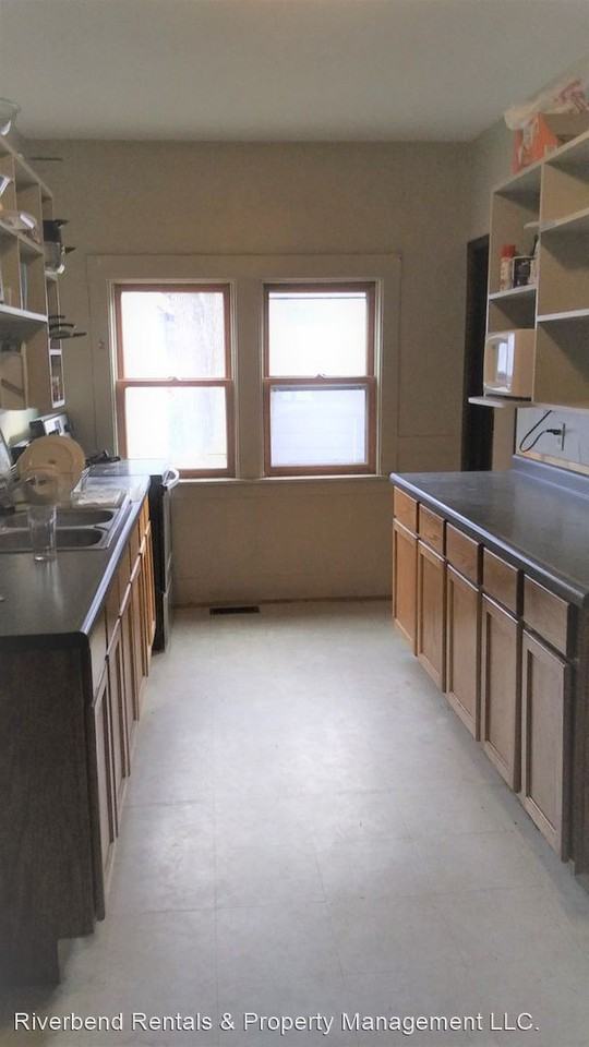 1008 2nd Ave - Photo 2 of 10