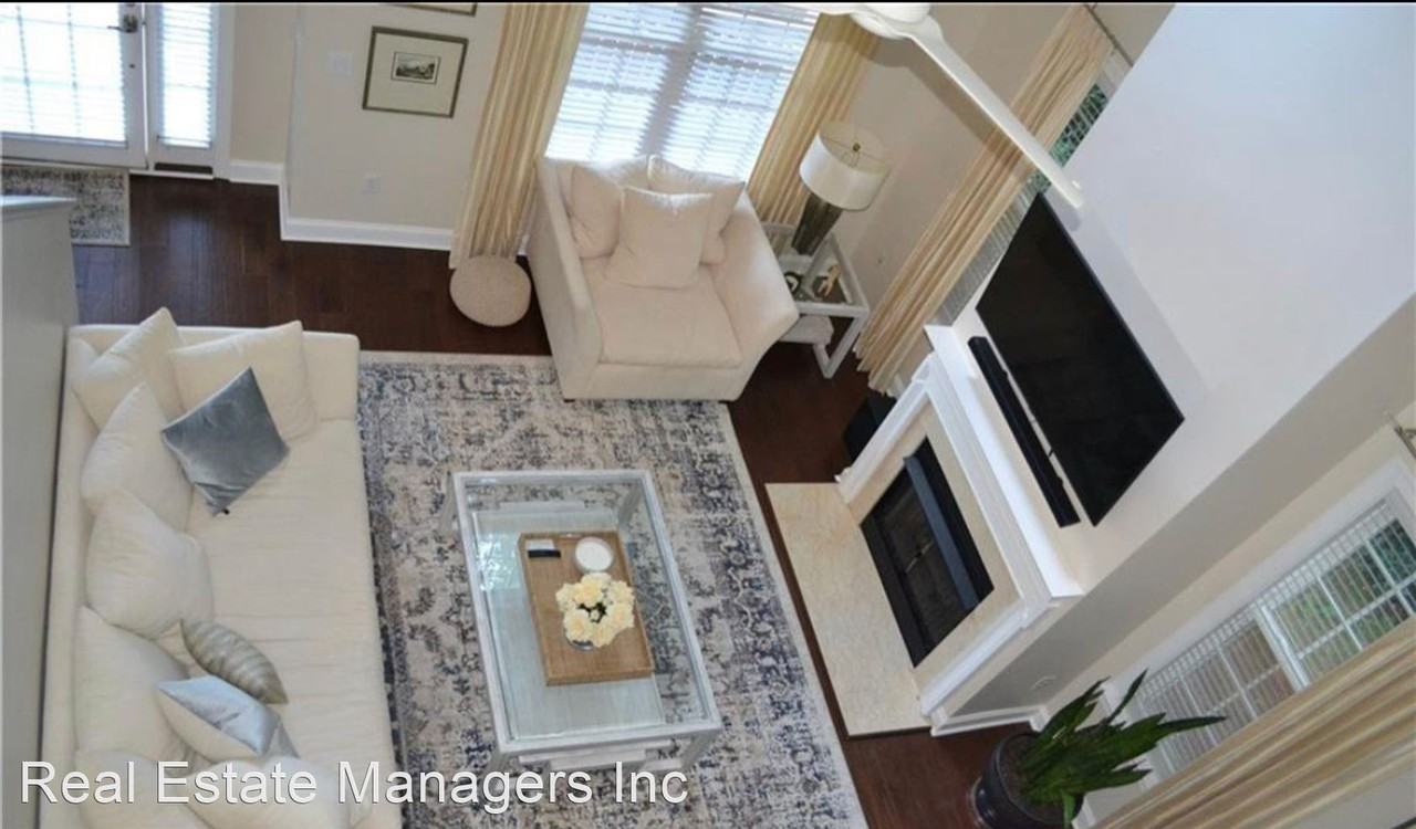 4476 Coventry Row Ct - Photo 2 of 18