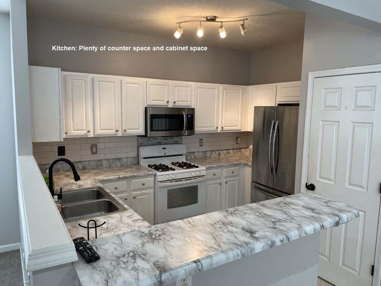 113 Riverstone Commons Cir - Photo 3 of 24