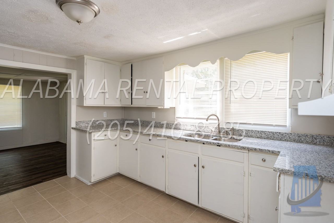 242 Southview Rd - Photo 3 of 22