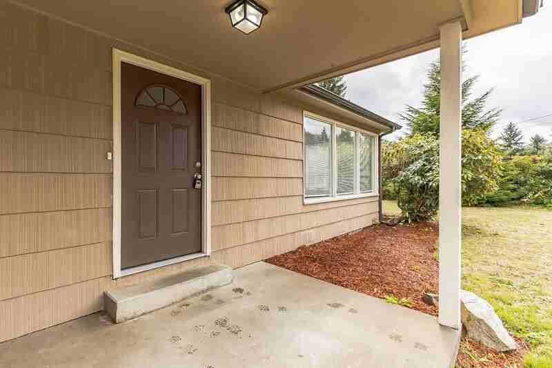 202 Hill Rd - Photo 2 of 17