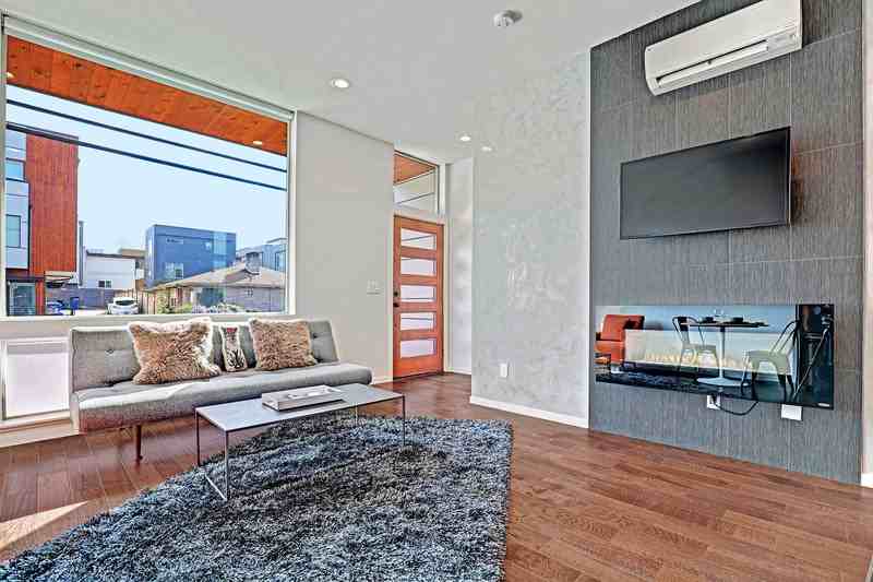 6219 20th Ave Nw - Photo 3 of 10