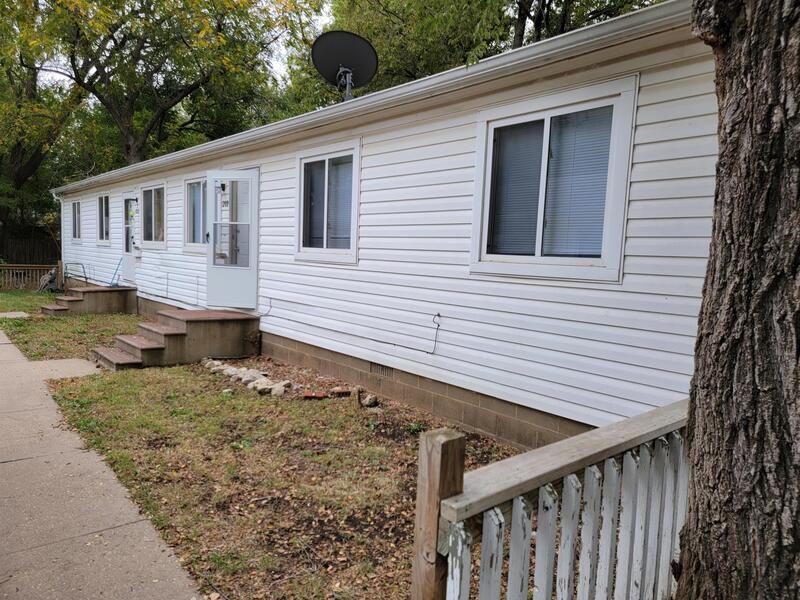 209 Wiley St - Photo 2 of 11