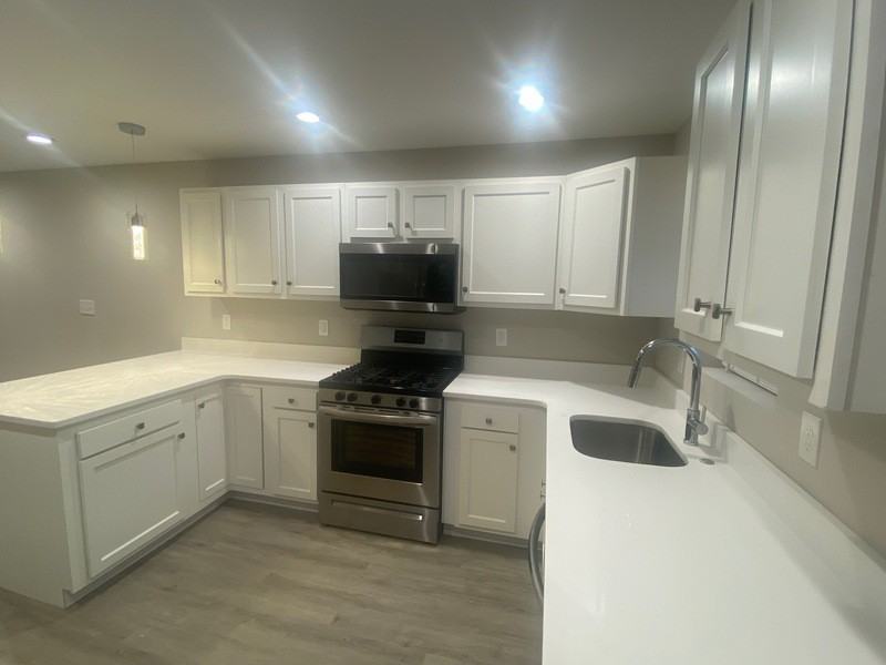 224 N Rose St - Photo 5 of 26